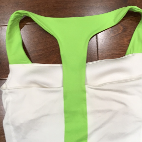 Nike sports top - Picture 7 of 7